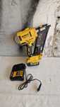 Pistol puscat cuie lemn Dewalt DCN 692