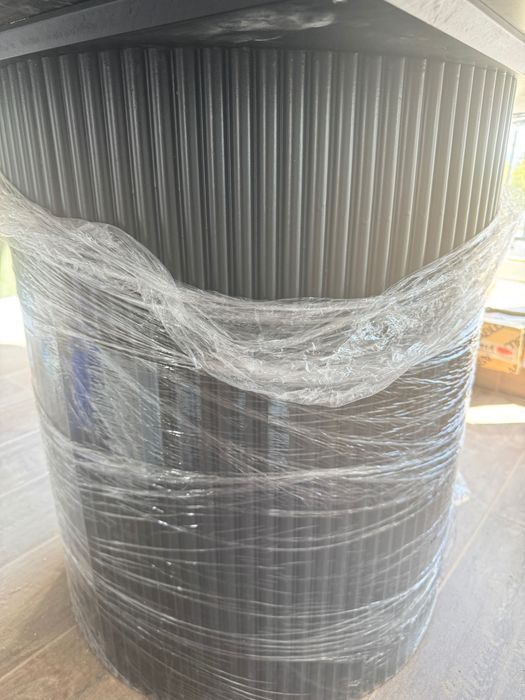 ЧИСТО НОВА черна, кръгла маса материал MDF с меламиново покритие,140см