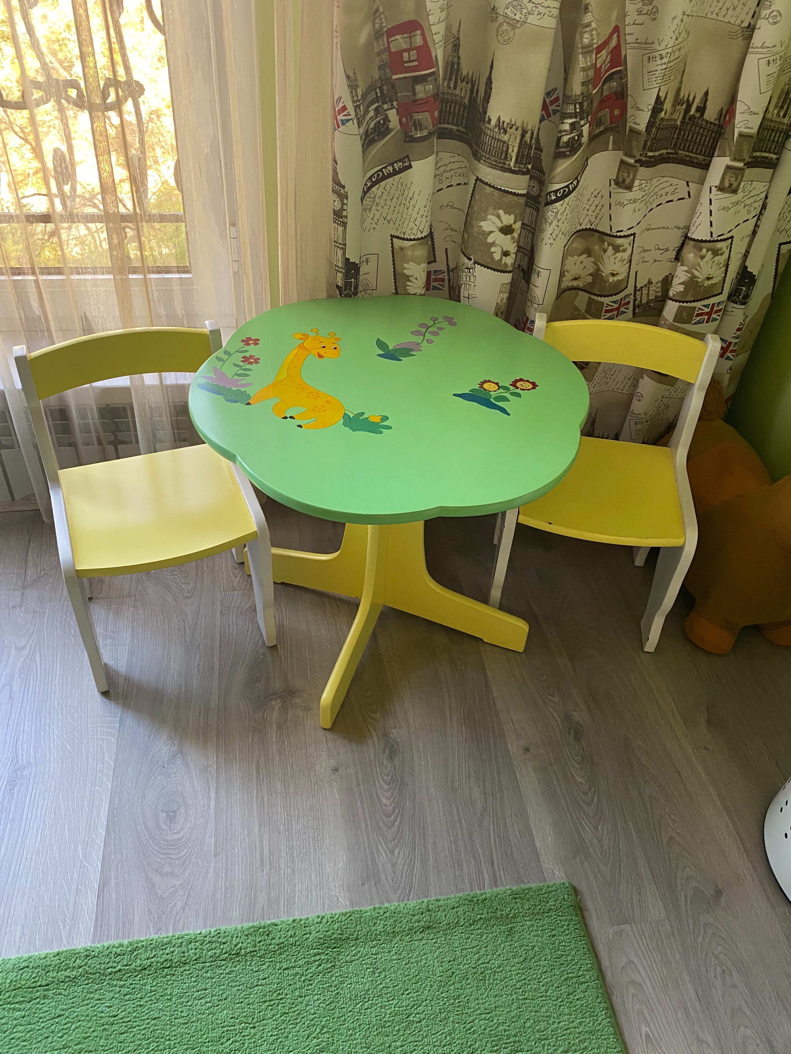 Детский ковер и столик