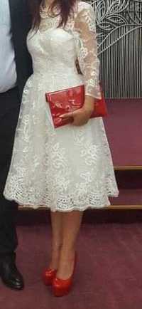 Официална / сватбена бяла дантелена рокля