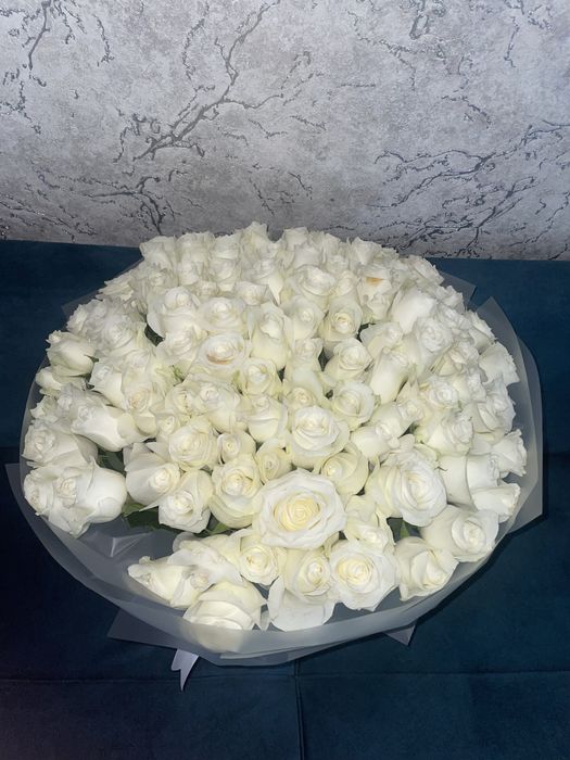 101 белые розы свежие
