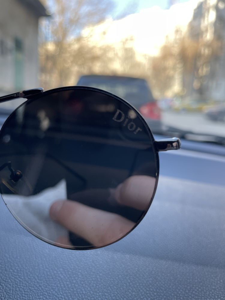 Продавам слънчеви очила Dior
