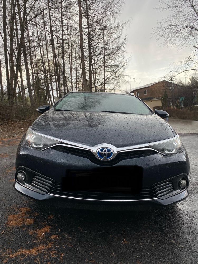 Toyota Auris Hybrid +GPL