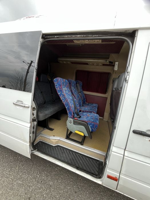 Mercedes sprinter 8+1