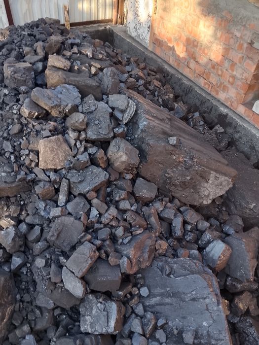Уголь со склада Кара жыра комковой калиброванный звоните 24/7