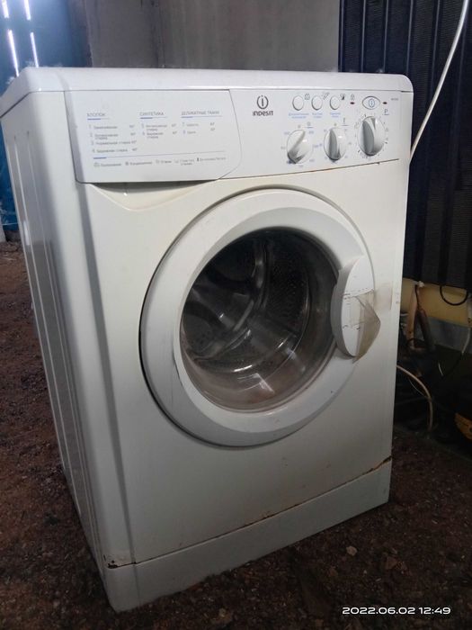 Продам стиральную машину indesit