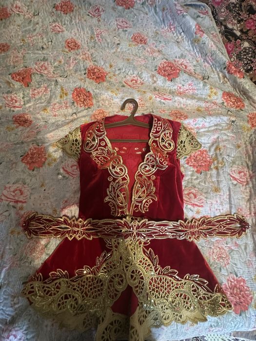 Жакет, жилет на кыз узату, Обсалютно НОВАЯ. Вся Камушках