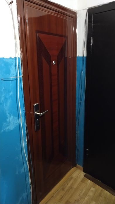 Продам входную дверь