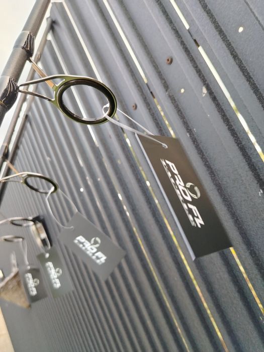 SET 4 Lansete Crap FL VIPER 3.90m 3.5 LBS 2 tronsoane Super Slim

Prod