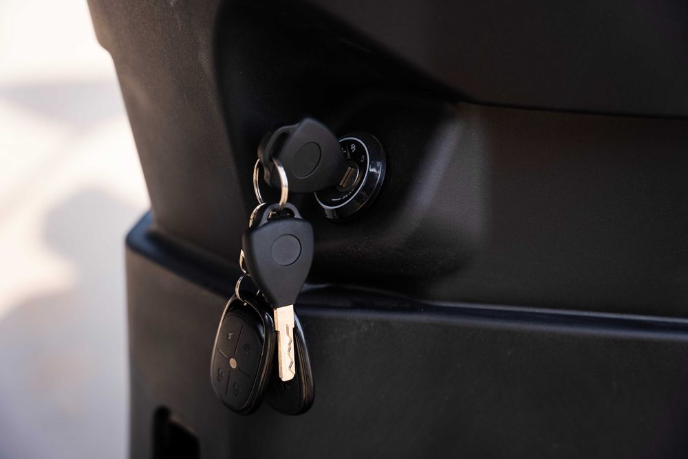 Triciclu electric KUBA OPTIMUS ULTRA, cu 2 locuri, 210 Kg, CIV/COC,