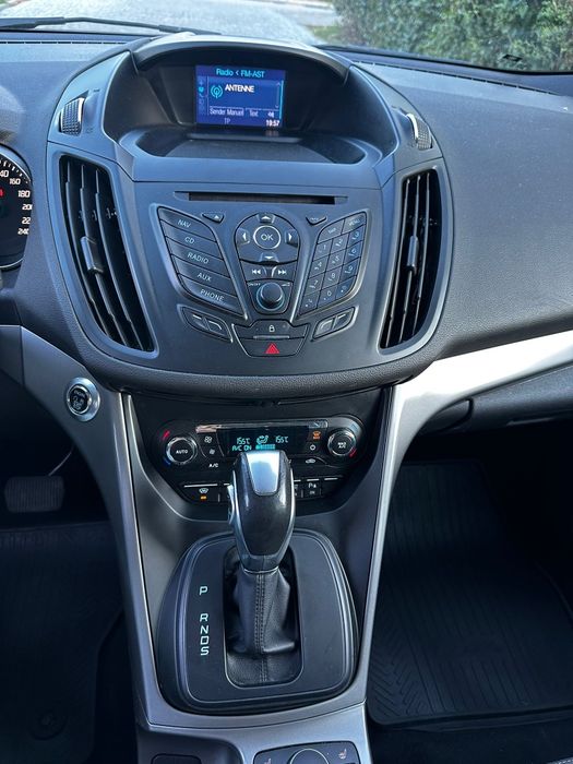 Ford kuga , Automata, an 2015,parcheza singura,parbriz incalzit