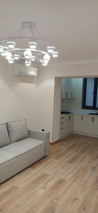 Госпитальный 2*3/2/4.  77 серия Евро упакованная около рынока Центр