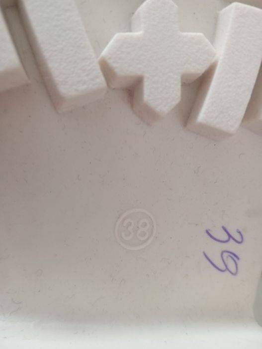 Продам ботинки  зимние