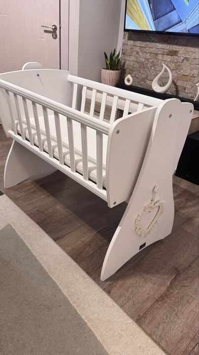 Бебе кошара люлка +матрак с цип и 3 чаршафа с ластик