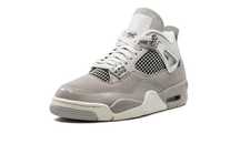 Air Jordan 4 Retor Frozen Moments