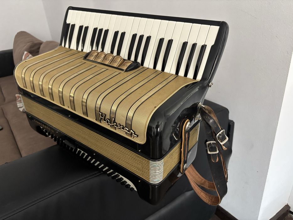 Acordeon Hohner Concerto 4 cu 120 de basi