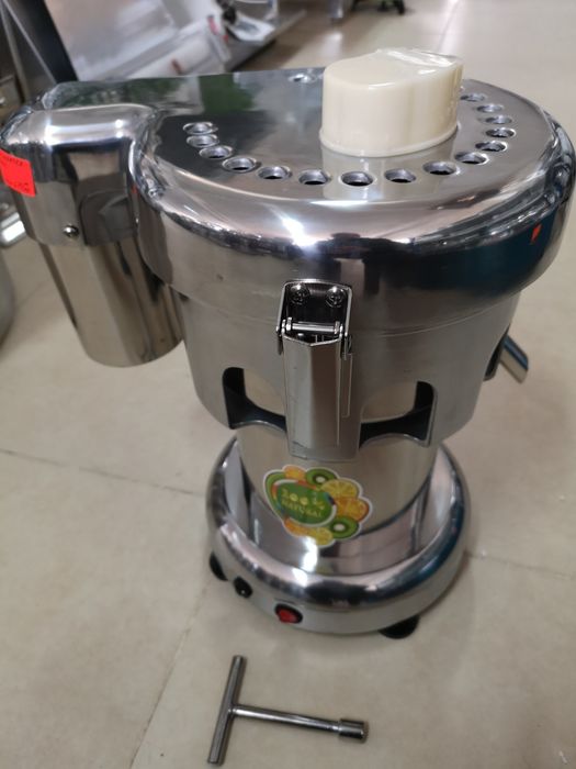 Сокоизтисквачка професионална Фреш машина Професионални сокоизтиквачки