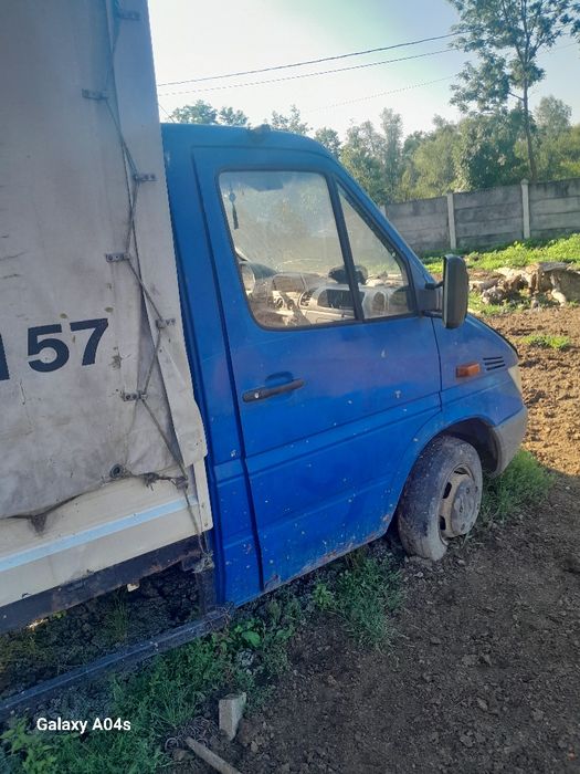 Vând Mercedes sprinter