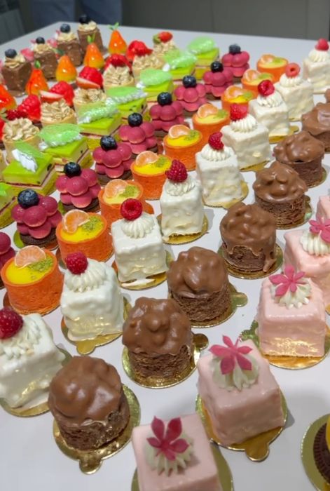 Торты и сладости на заказ!