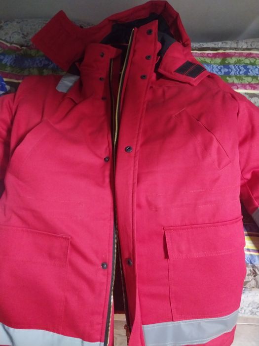 Зимний бушлат,комбинезон и ботинки