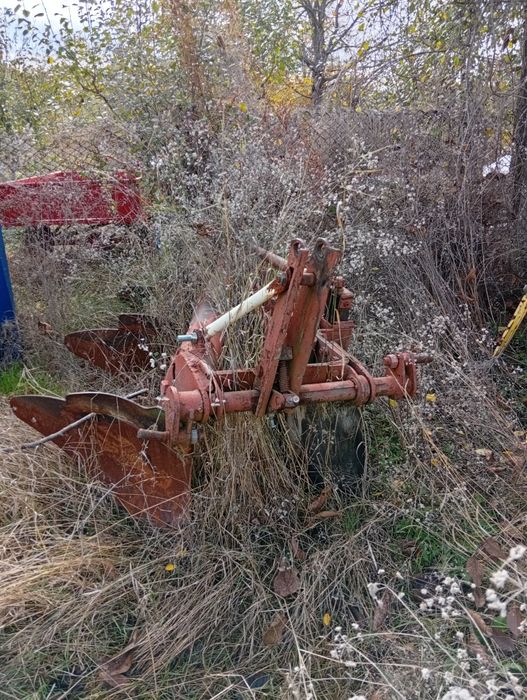 Vând Remorca monoax basculabila,plug pp4, plug pp2 MAT Craiova