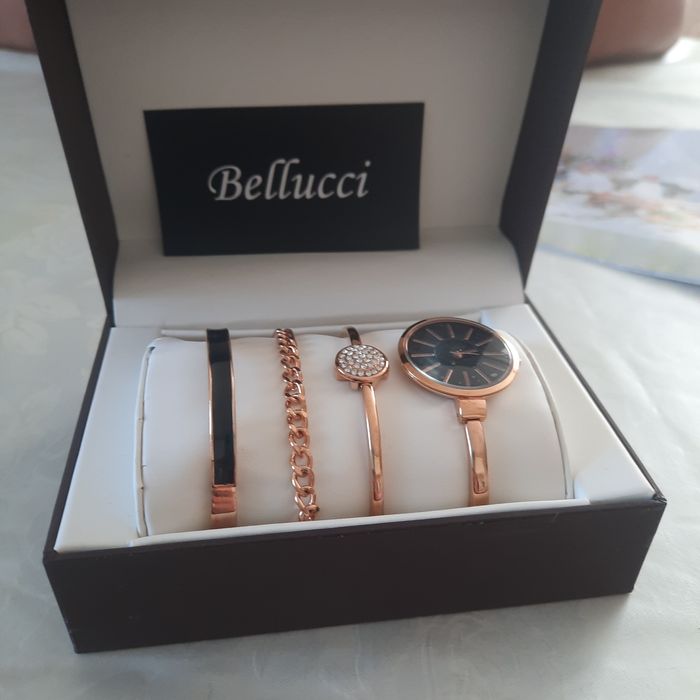 Продам красивый набор BELLUCCI