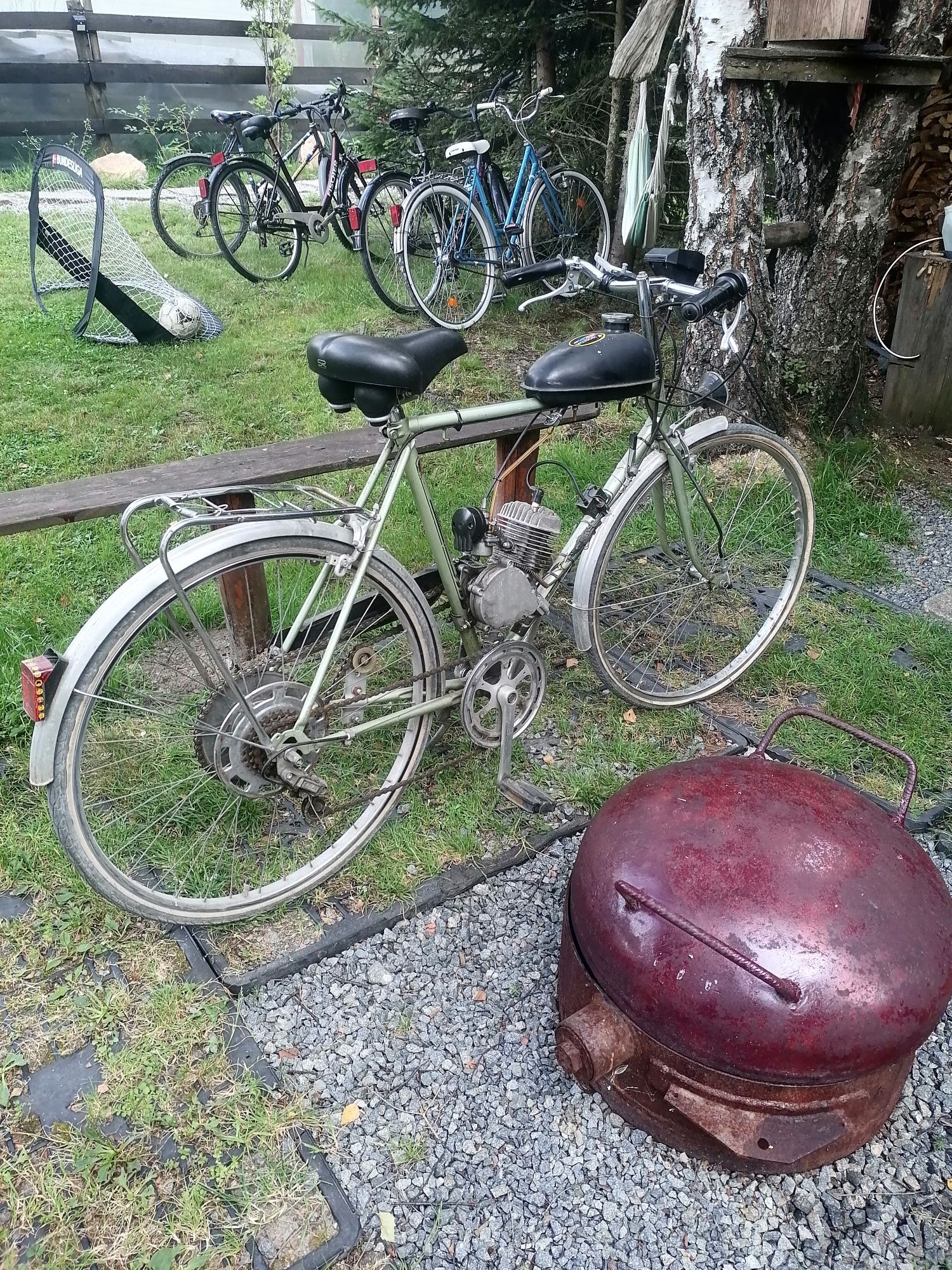 Vând bicicleta pe benzina, motor în 2T,perfect funcțională.