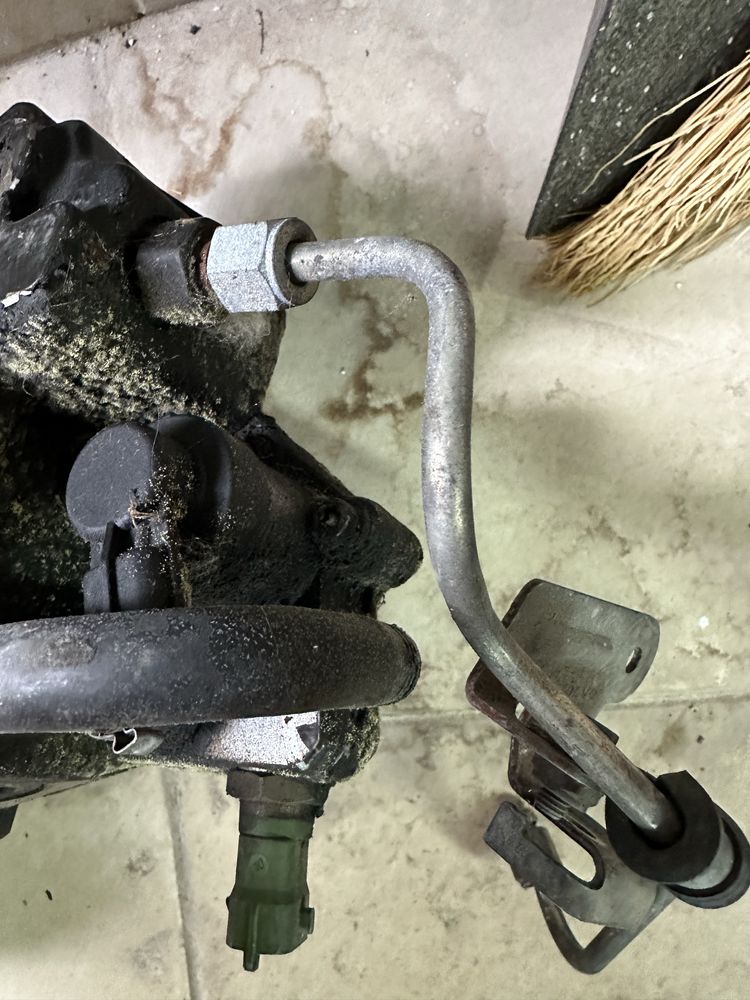 Volvo D5 185hp S60 V70 S80 XC70/90 гнп дюзи помпа abs egr вакум клапи