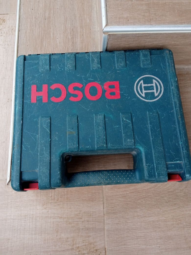 Bosch оригинален куфар за винтоверт с части