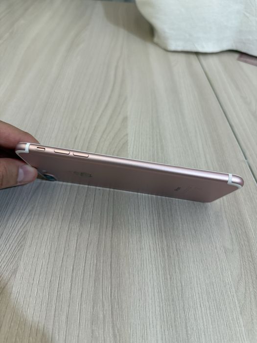 iPhone 7plus розовый