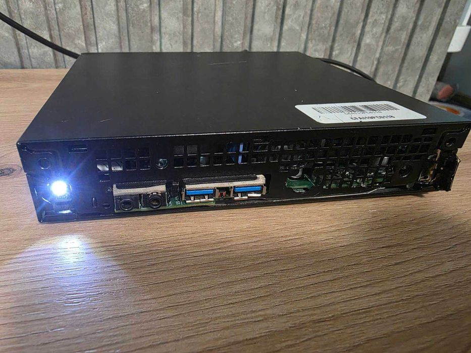 Мини компютър Dell  D10U i5-8500T 2.10GHz 8GB RAM 120GB SSD