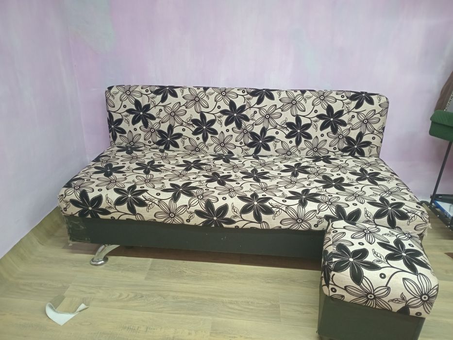 Продаю диван  10.000