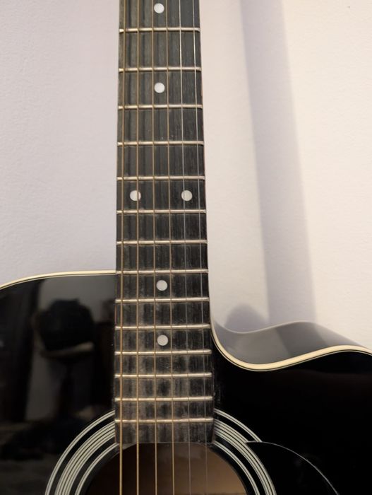 Chitara acustica Hora Reghin, neagra, productie 2004 + husa rucsac