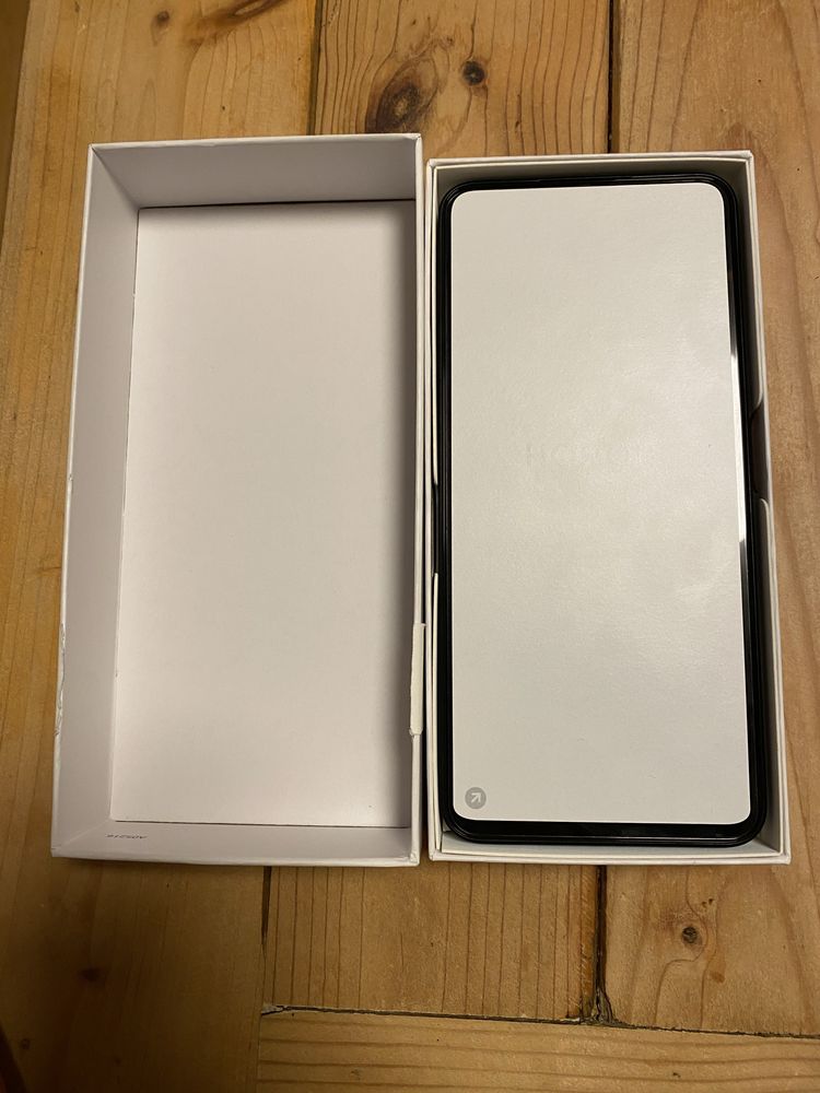 HONOR 90 LITE с гаранция