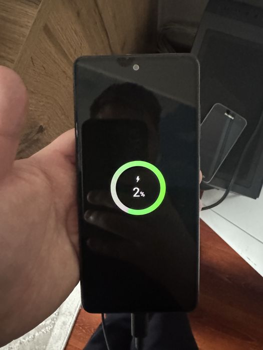 Срочно продаю телефон рабочи