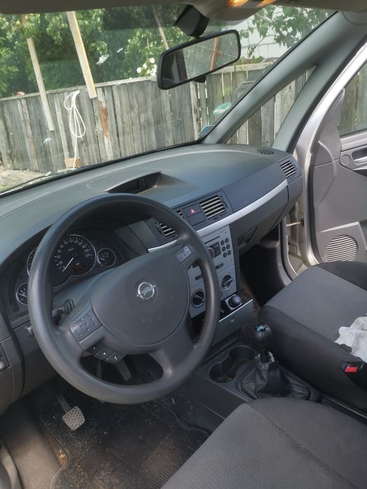 Vand urgent opel meriva 1. 6 benzină adusa recent