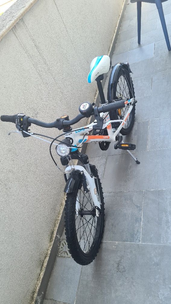 Bicicleta aluminiu 4-8 ani ca si nouă