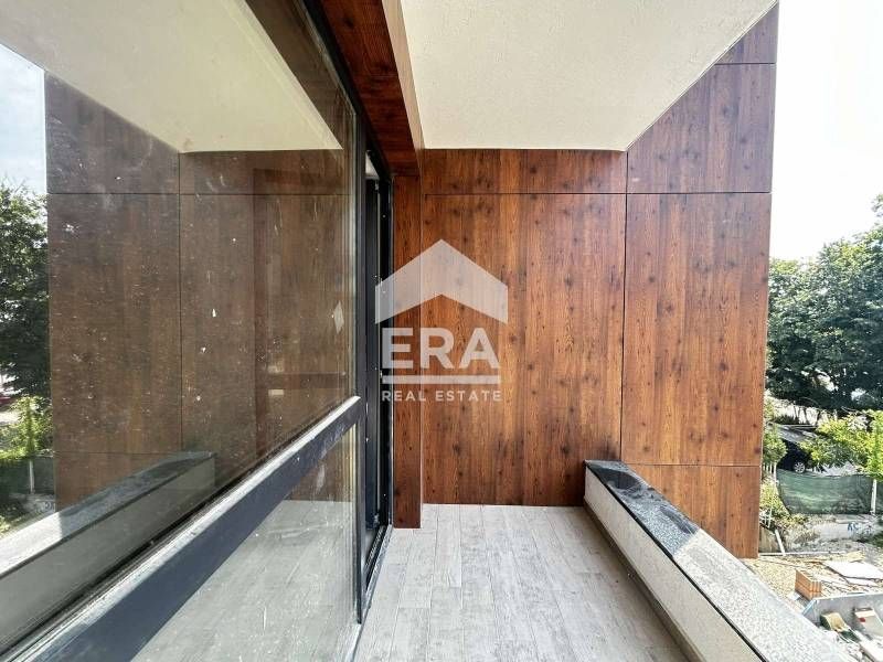 Четиристаен апартамент за продажба, с морска панорама, в новопостроена