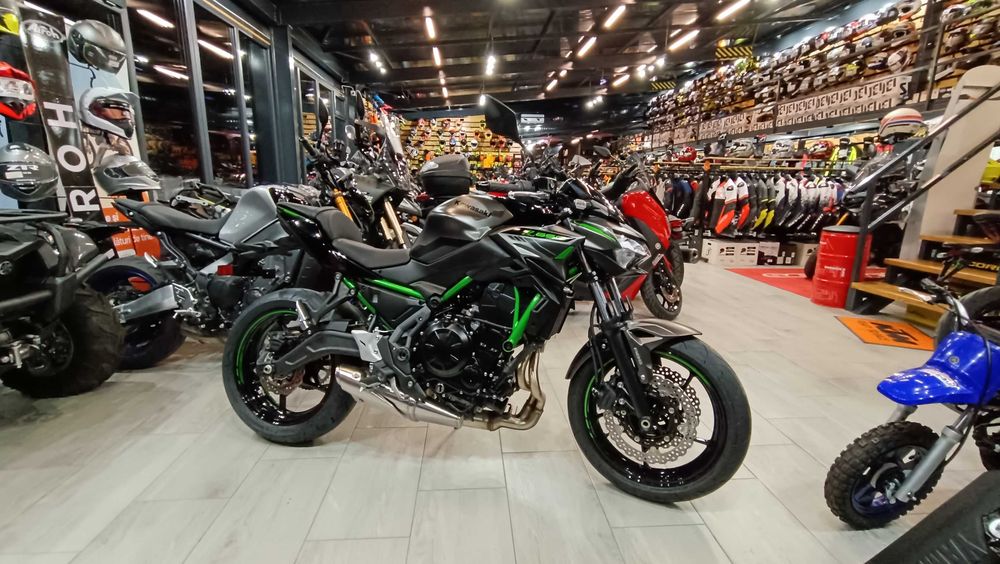 Kawasaki Z650 -0km pret livrare prin EST BIKE Campina