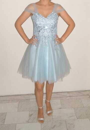 Светло синя официална/абитуриентска рокля за повод - кръщенка, в синьо