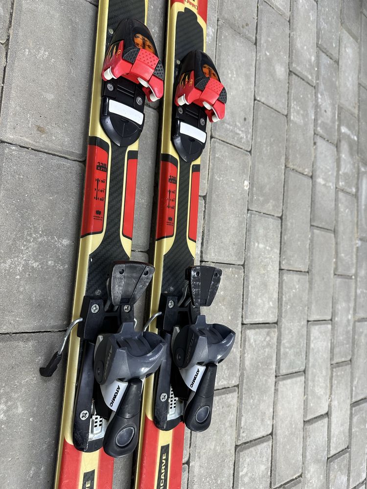 Schiuri Fischer 135cm si clapari, Ski