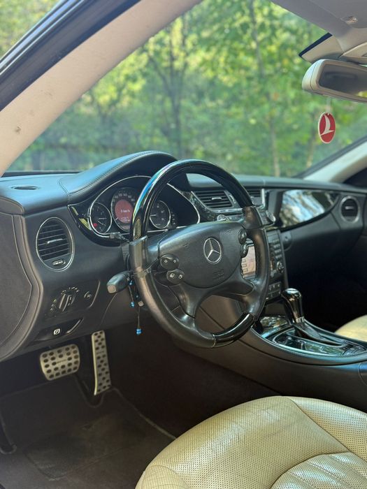 Mercedes-Benz CLS 320