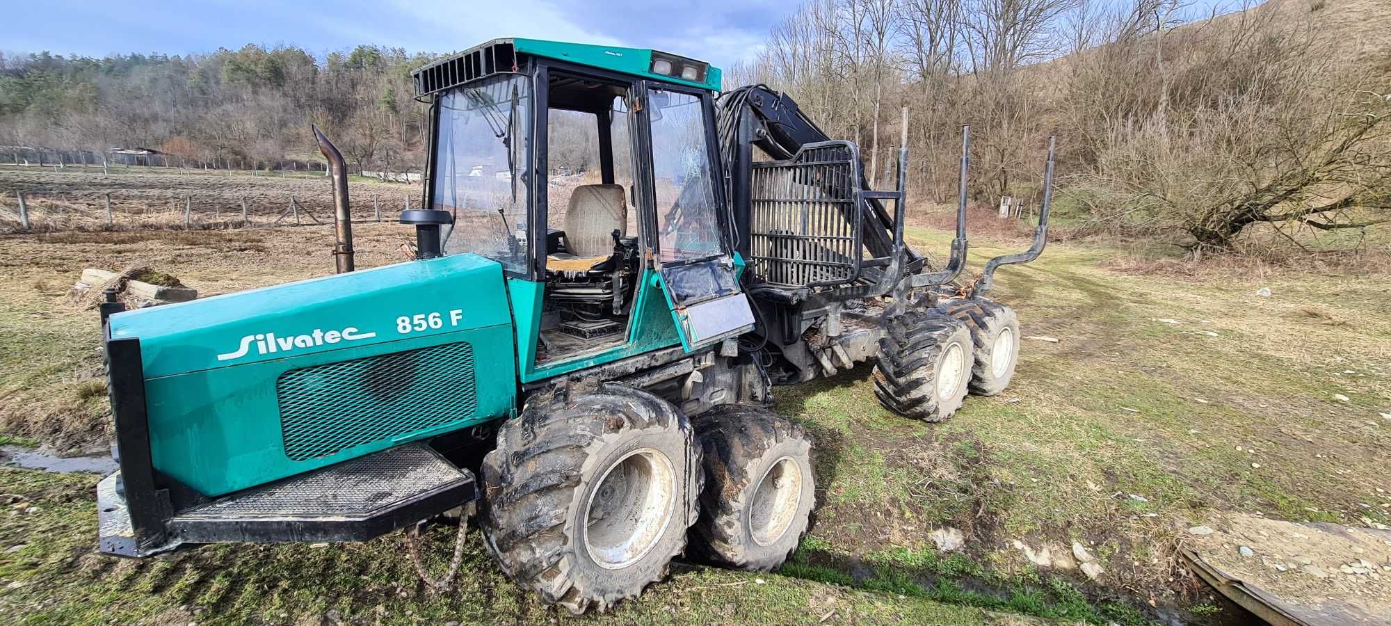 Forwarder Silvatec 856 cu macara Cranab cu joystick utilaj padure