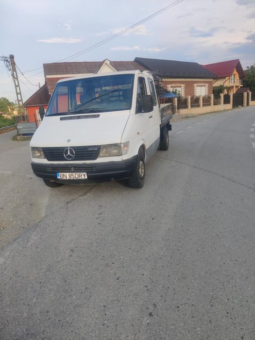 Vând sau dezmembrez Mercedes sprinter carosat