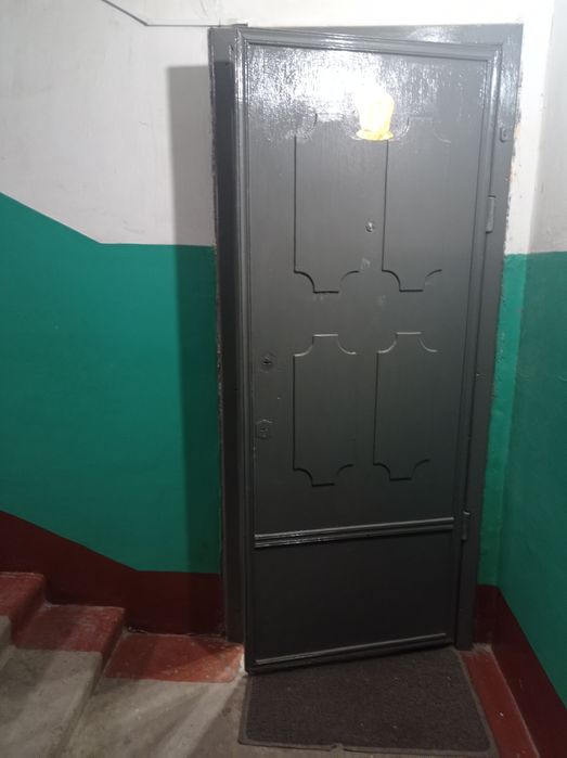 Продам железную дверь
