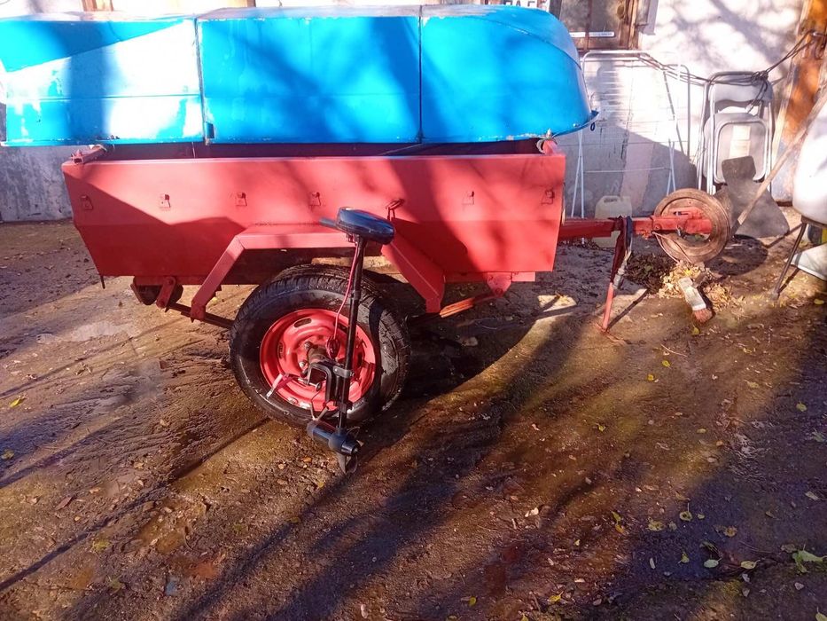 Ремарке с лодка и мотор 12 волта