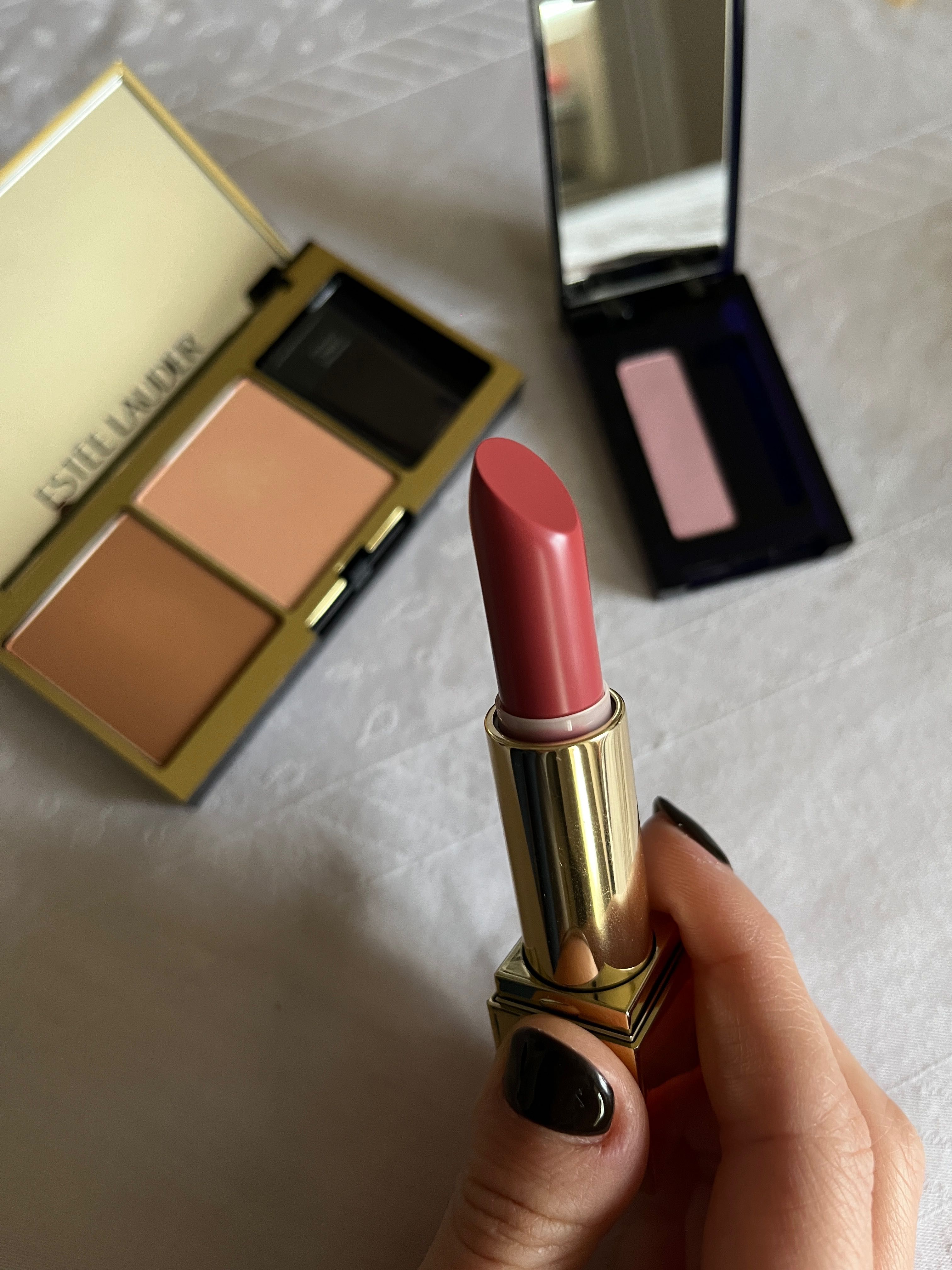 Чисто нови гримове (червило, сенки, бронзант) Estée Lauder