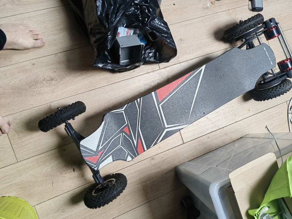 Skateboard electric iall terrain ncomplet