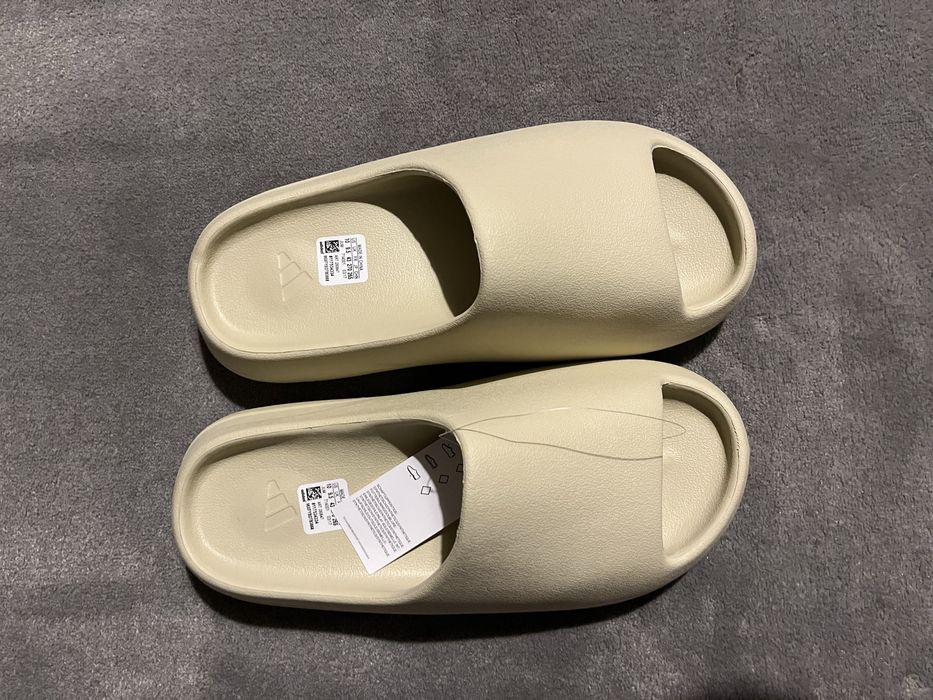 Yeezy Slide Sand