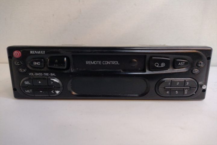 Radio CD 8200025460 Renault Clio a 2-a generatie
